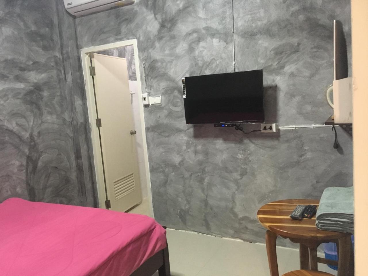 You In House Urt Surathani Airport Surat Thani Dış mekan fotoğraf