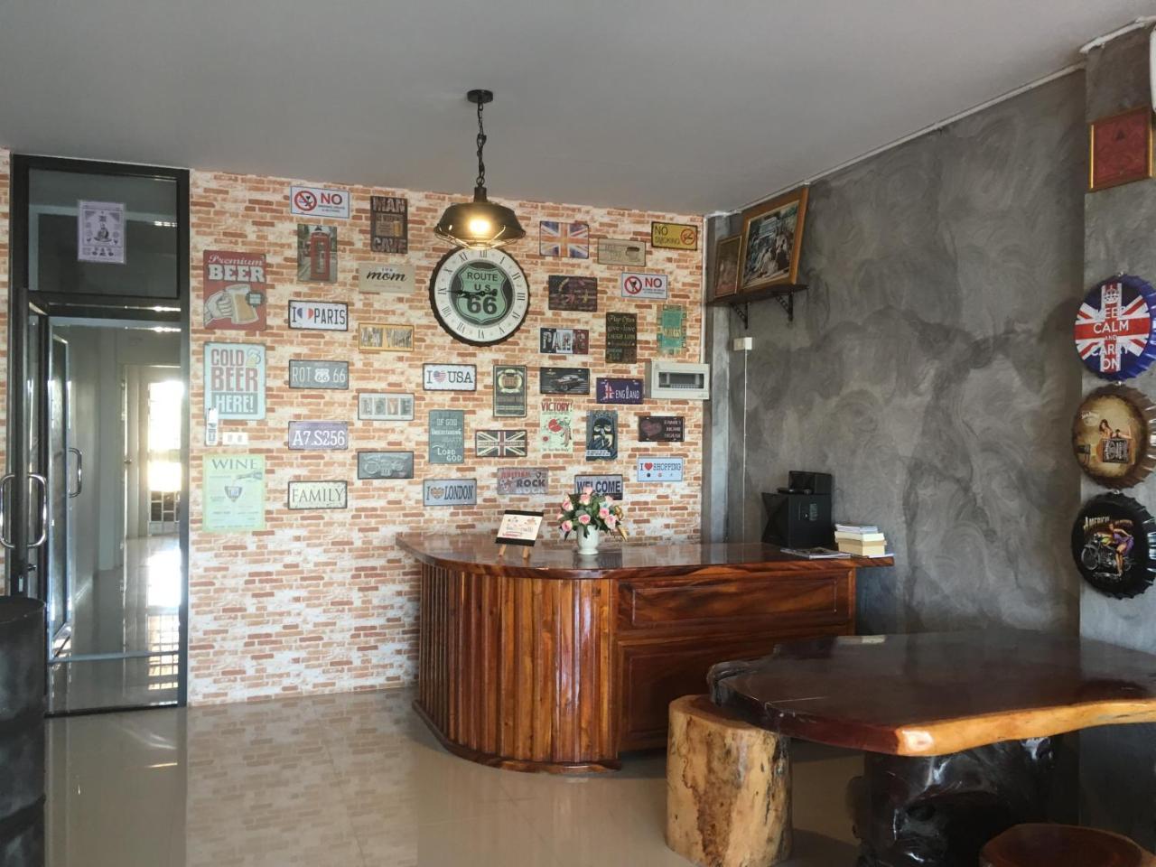 You In House Urt Surathani Airport Surat Thani Dış mekan fotoğraf