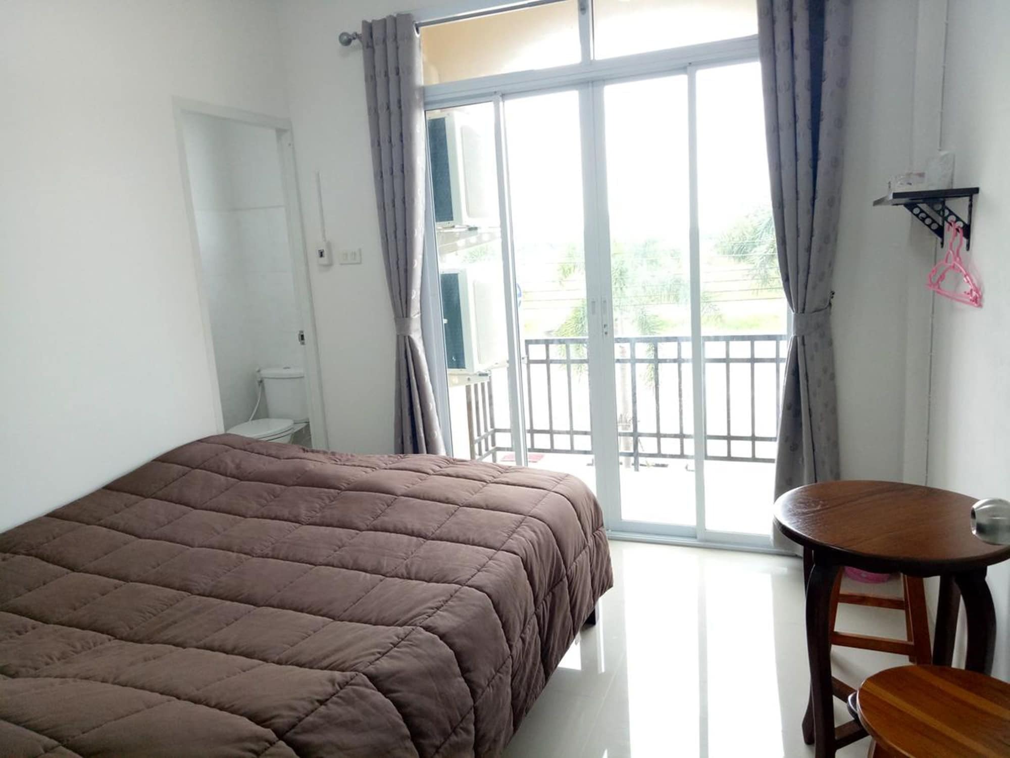 You In House Urt Surathani Airport Surat Thani Dış mekan fotoğraf